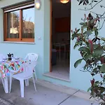 Cozy Flat With Patio *