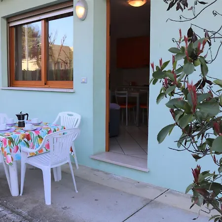 Cozy Flat With Patio *