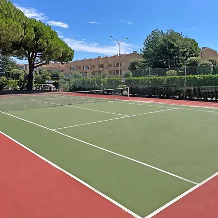 Cozy Flat With Patio Апартаменты *