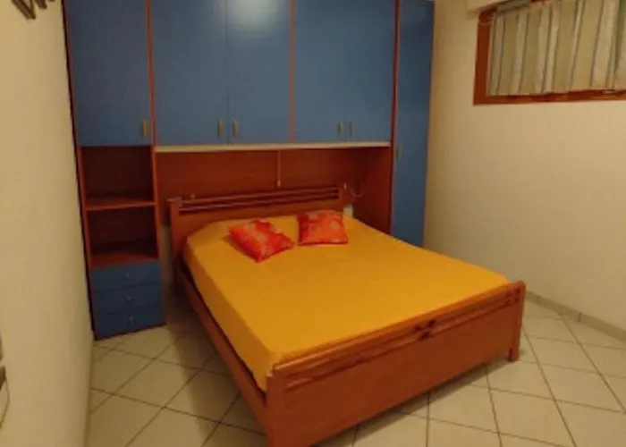 Cozy Flat With Patio *