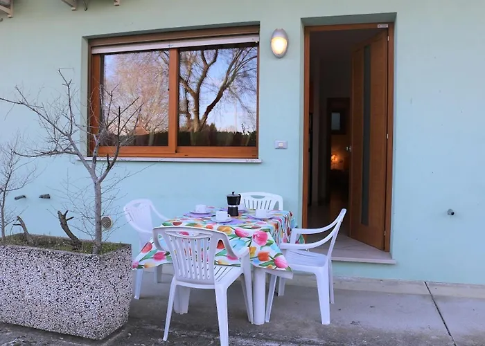 Cozy Flat With Patio *